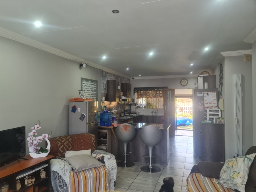 3 Bedroom Property for Sale in Geelhoutpark North West